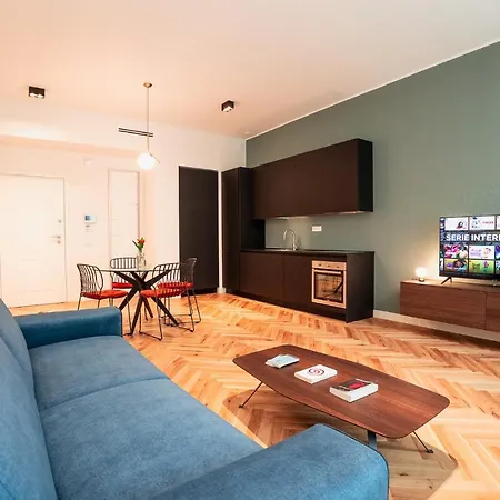Roma Luxe, Terrace & Gym